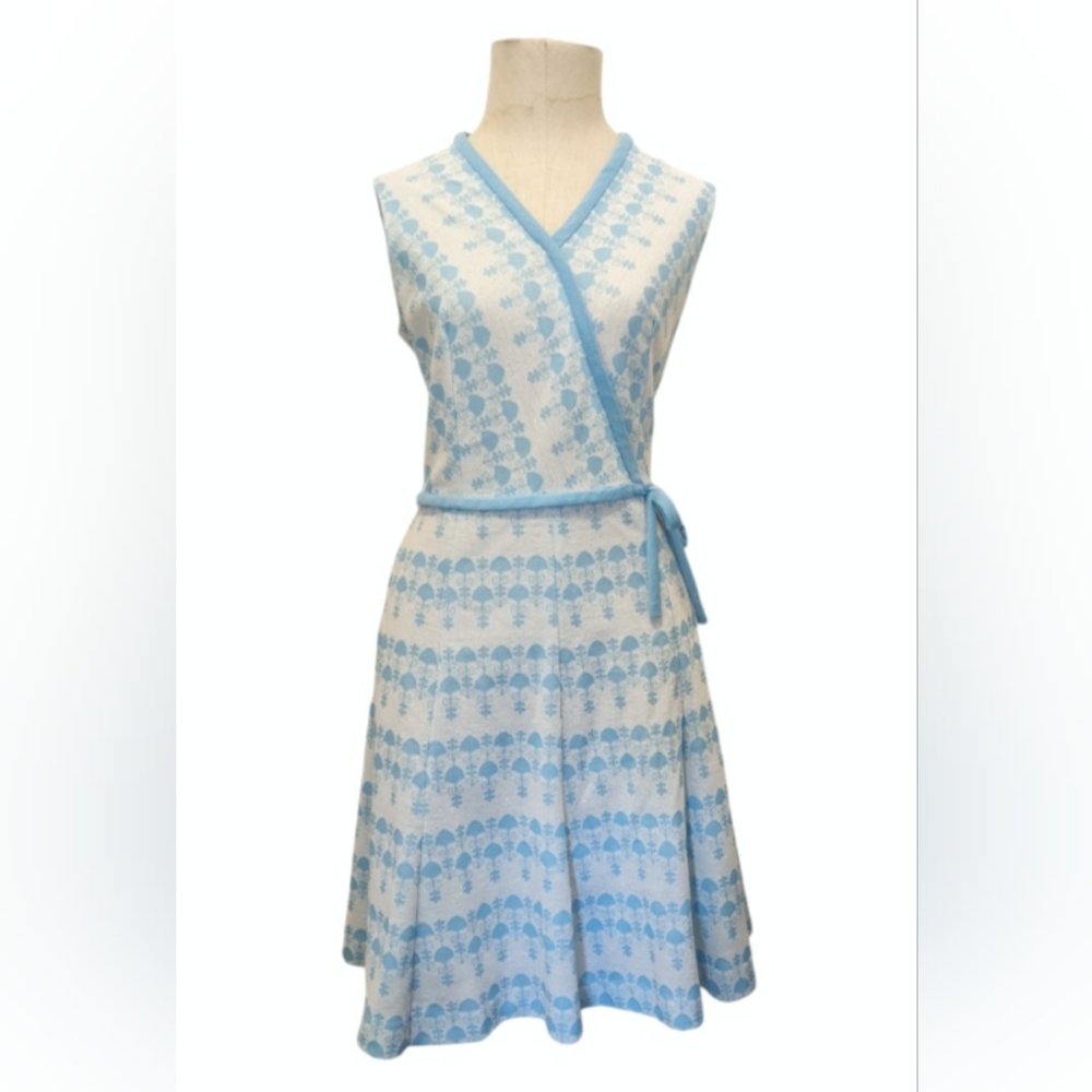 FINAL MARKDOWN Vintage 60s 70s knit blue white mod dress